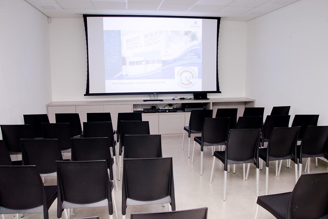 Auditório da clínica, usado nos cursos para gestantes e pais